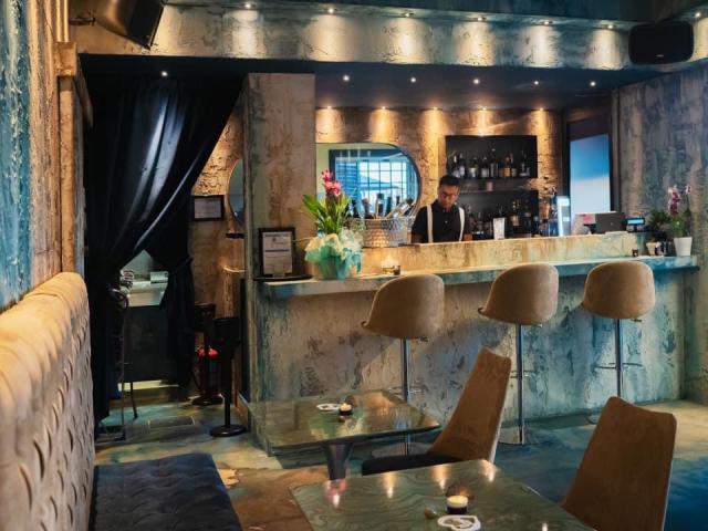  Sushi Jazz: il regno di Madame Betty