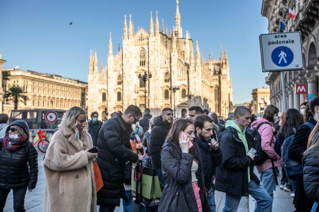 Green pass, Costa: "Addio dal 1 maggio ma pronta proroga obbligo di mascherina"