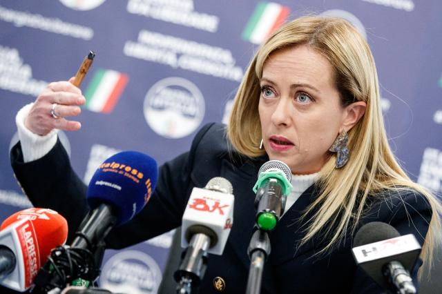 Conferenza programmatica di FdI a Milano, Meloni: "Siamo pronti per la vetta"