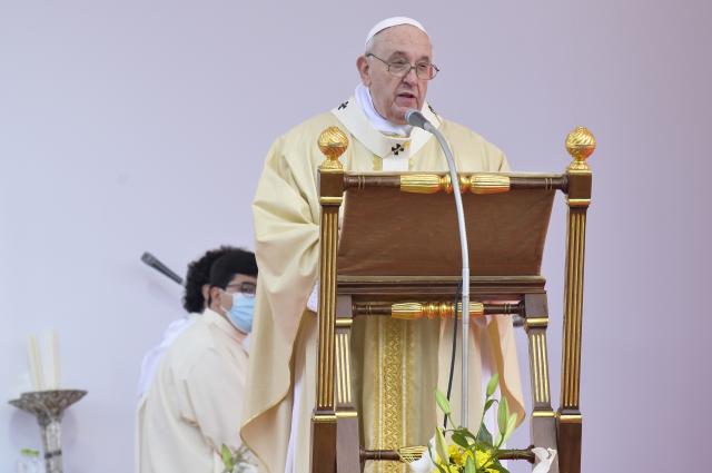 Ucraina, Papa Francesco contro l'invio di armi: "Non portano alla pace"