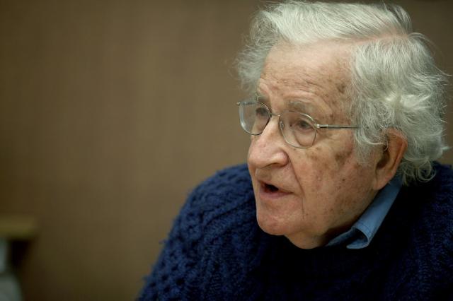 Noam Chomsky: la saggezza del vecchio anarchico