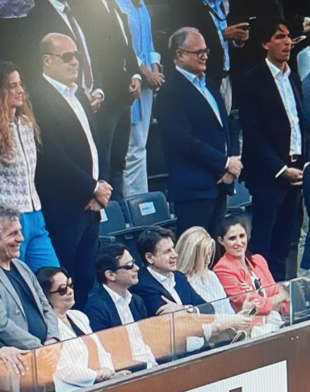 Giuseppe Conte in prima fila agli Internazionali di Tennis a Roma rimane incollato alla poltroncina ...