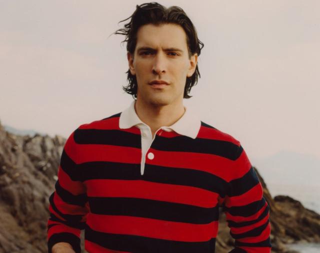 Giovanni Caccamo, chi &egrave;: fidanzata, vita privata e fratello del cantante scoperto da Franco Battiato