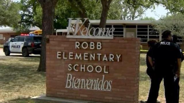 Texas, sparatoria in una scuola elementare: 18enne uccide bambini e insegnanti