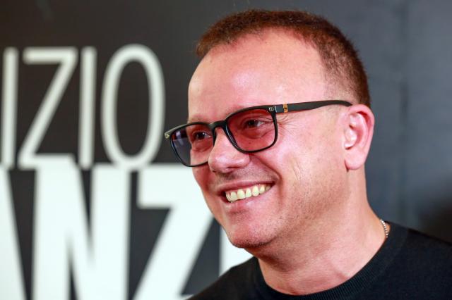 Gigi D'Alessio canzoni, et&agrave;, fidanzata, altezza, figli: da Anna Tatangelo e Denise Esposito