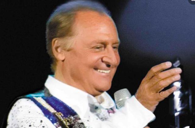 Renzo Arbore: chi &egrave; la moglie, chi sono i figli e la malattia