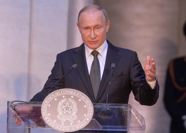 Armi Usa in Ucraina, Putin smonta le difese americane: "Schiacciate come noci"