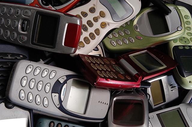 Caricabatteria universale per telefonini, tablet e fotocamere: c'&egrave; l'intesa Ue