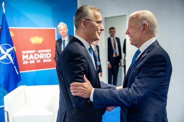 Biden e Stoltenberg
