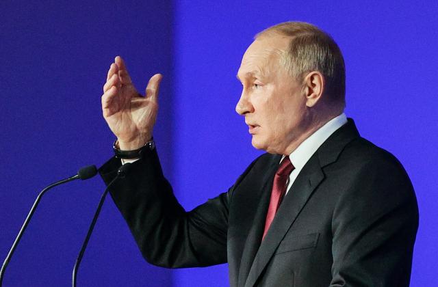 Svezia e Finlandia nella Nato, Putin: "In caso di basi risponderemo in modo simmetrico"