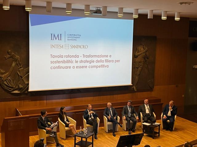 Intesa Sanpaolo, sfide e opportunit&agrave; per la filiera automotive: al centro elettrificazione, transizione green ed energetica