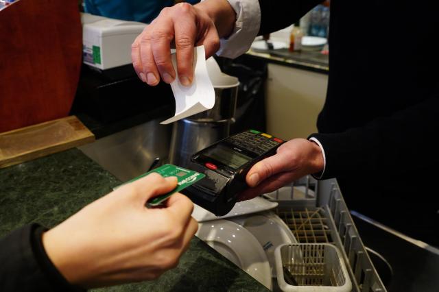 Pos obbligatorio, molti commercianti non ci stanno: "Stato deve venirci incontro"