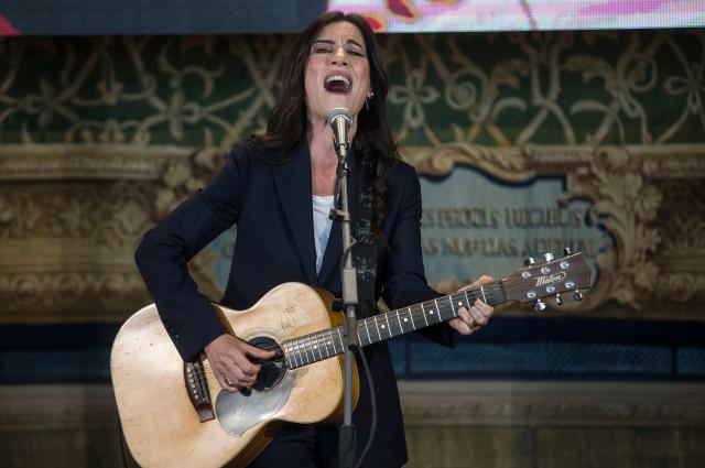 Paola Turci, chi &egrave;: incidente, et&agrave;, Instagram, compagno, ex marito e malattia