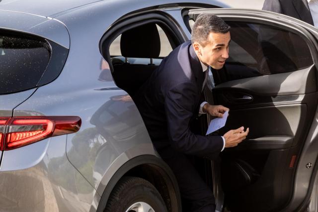 M5S, Di Maio rivela perch&eacute; ha lasciato: "Si parlava di sciogliere alleanze storiche dell'Italia"