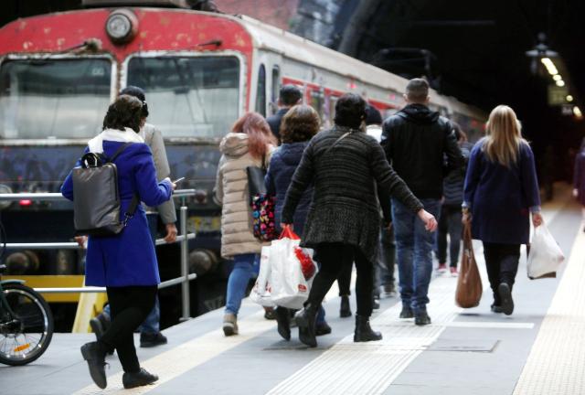Covid Campania, troppi contagi: chiuse le linee ferroviarie Napoli-Scafati-Poggiomarino per mancanza di personale