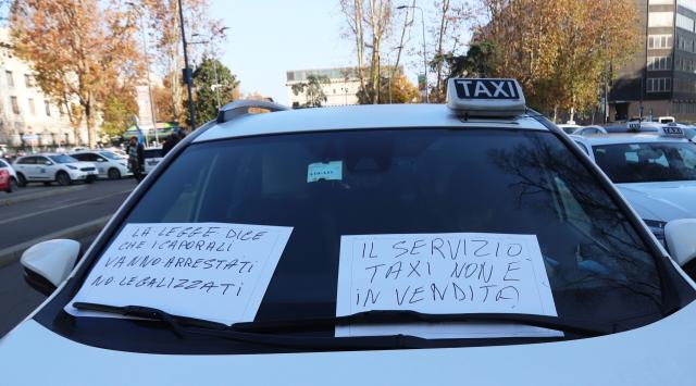 Sciopero taxi 5 e 6 luglio: Milano, Roma, Napoli, Genova, Torino, Bologna