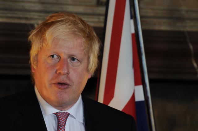 Governo Gb, Johnson perde pezzi: si dimettono i ministri delle Finanze e della Salute
