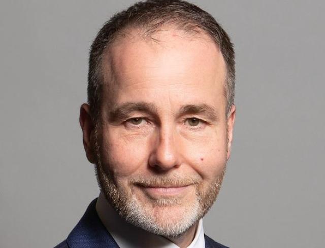 Chi &egrave; Christopher Pincher, protagonista dello scandalo in Gran Bretagna: carriera, moglie, stipendio, vita privata