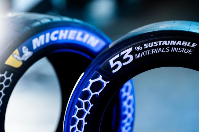 Porsche e Michelin: performance con pneumatici composti al 53% da materiali sostenibili