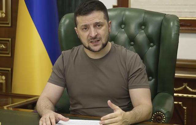 Ministero della Difesa Ucraina annuncia che gli uomini arruolabili non possono lasciare la propria residenza. Attrito con Zelensky: &ldquo;Non prende decisioni del genere senza di me&rdquo;