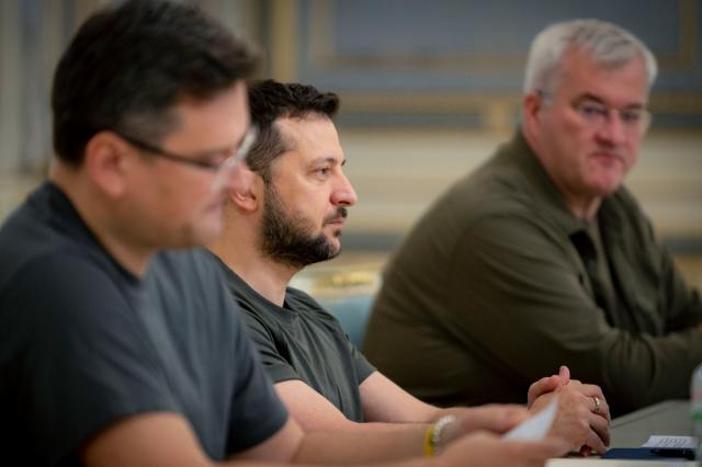 Ucraina, Zelensky rimuove 5 ambasciatori di Kiev "intemperanti". Salta anche Melnyk in Germania