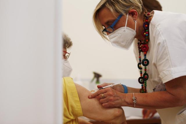 Vaccino Covid: da Cts via libera alla quarta dose