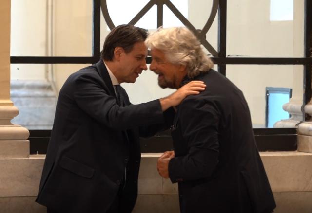 Crisi di Governo, la regia di Grillo dietro le "scelte" di Conte: il retroscena