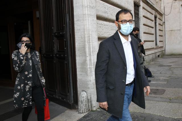 M5s, Conte perde i pezzi: i ministri Dadone, Patuanelli e D'Inc&agrave; verso la fiducia a Draghi