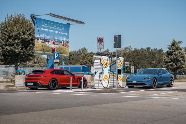 Porsche integra Free To X al proprio servizio di ricarica