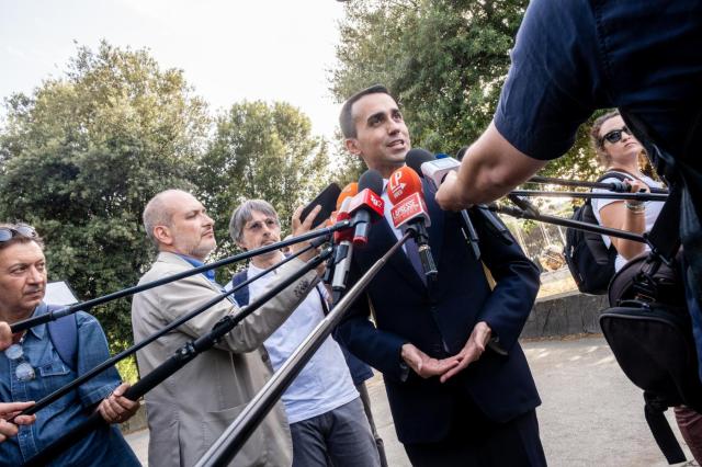 Insieme per il Futuro, il programma del partito di Di Maio: "19 punti con cui il M5S sta condannando il Paese al collasso"