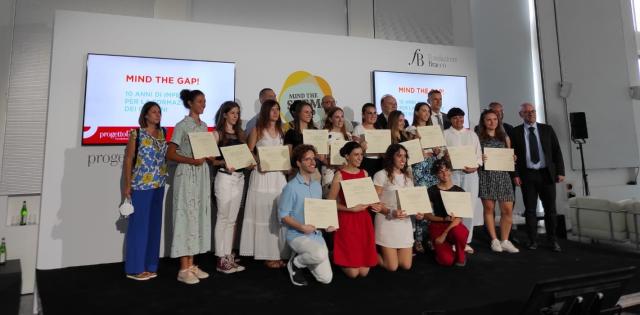 Fondazione Bracco alla Triennale Milano con "Mind the STEM gap", celebra i dieci anni del progetto Diventer&ograve;