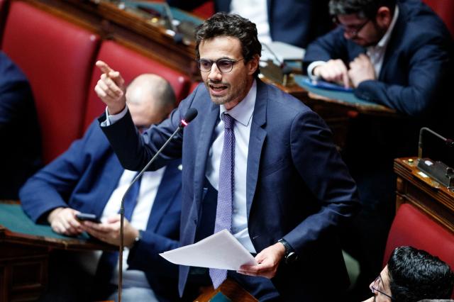 M5s, Davide Crippa si dimette da capogruppo alla Camera: "Non condivido la linea"