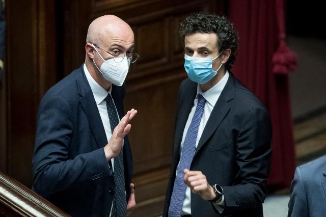 M5s, Crippa e D'Inc&agrave; lasciano: "Progetto politico incomprensibile" e "insanabili differenze"