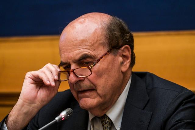 Elezioni, ecco chi non si ricandida e dice addio al Parlamento: da Bersani a Galliani