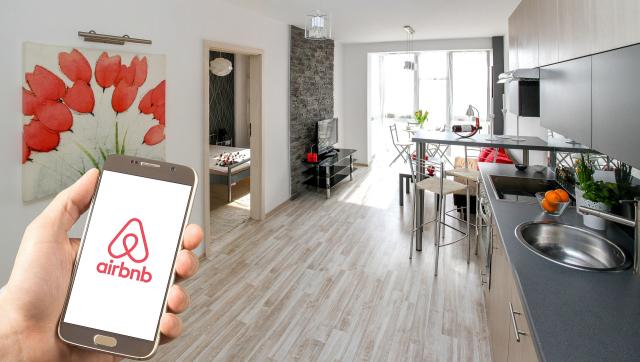 Airbnb, effetto inflazione (+8%): tra aprile e giugno 2022 +60% degli host in Italia 