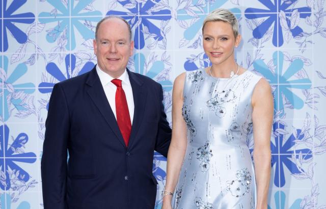 Alberto di Monaco in vacanza senza la moglie Charlene. 