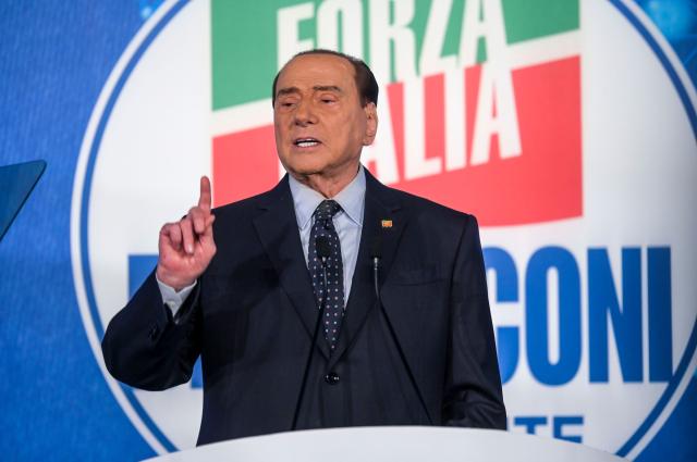 Berlusconi: "Con noi al governo sentenze assoluzione non appellabili"