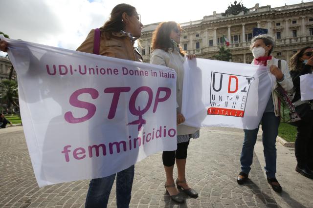 Femminicidi Italia 2022, da gennaio sono almeno 77: met&agrave; commessi da partner o ex