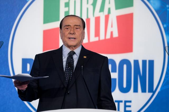 Programma elettorale Forza Italia 2022, pensioni a 1000 euro e ponte sullo stretto: come vedere la replica di una serie tv