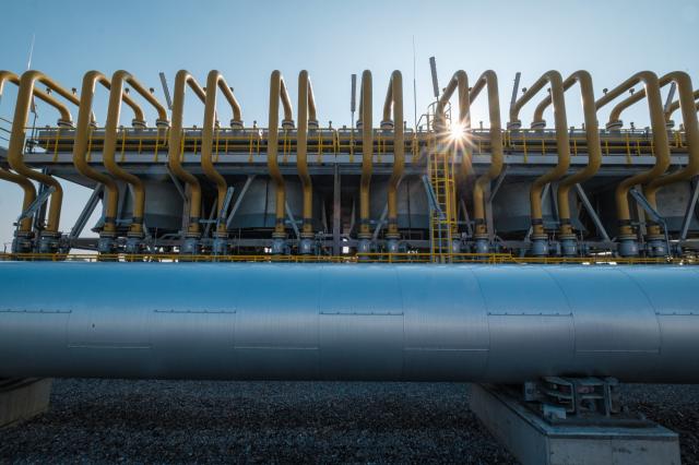 Gas, prezzo a 339 euro: nuovo record storico. Consiglio europeo: "Riunione urgente dei ministri dell'Energia"