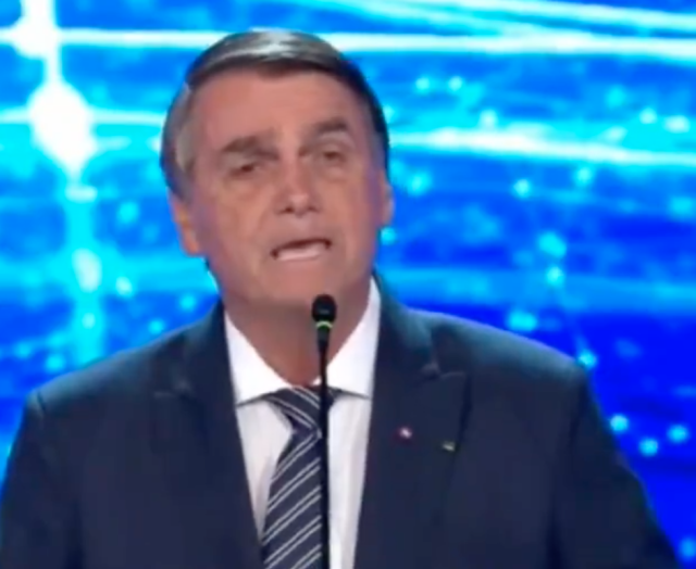 Elezioni Brasile, Bolsonaro-Lula al vetriolo nel primo duello tv. Il presidente: &ldquo;Sei un corrotto&rdquo;. Il rivale: &ldquo;Hai distrutto il Paese&rdquo;