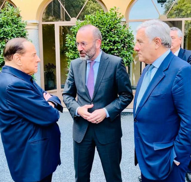 Incontro Berlusconi-Weber (Ppe) ad Arcore: sul tavolo le elezioni politiche e la crisi energetica