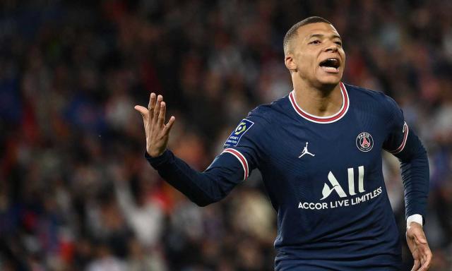 Mbapp&egrave; si fidanza con la top model transgender Ines Rau