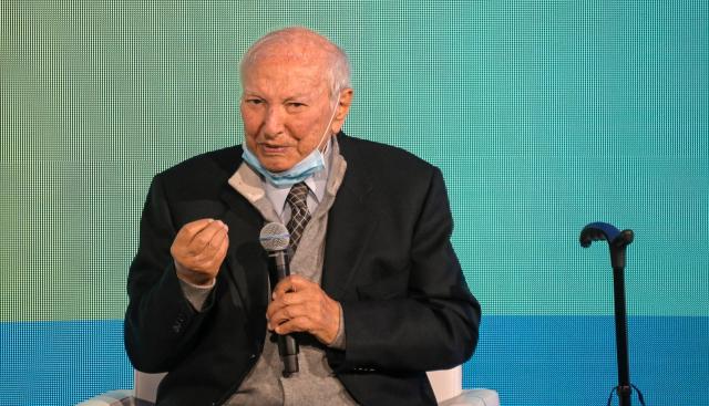 Piero Angela, la pagella: voti insufficienti in italiano e scienze, un 9 (in educazione fisica)