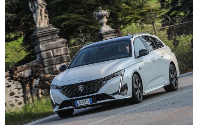 Peugeot vara gli 'exclusive test drive' per far conoscere i vantaggi della gamma LEV