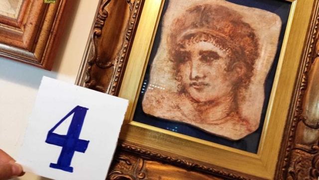 Ostia, scoperta vastissima collezione illegale di 7000 reperti autentici; il collezionista: "Sono falsi d'autore"