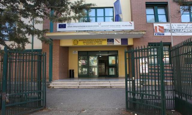Benevento, parlano i genitori del 12enne abusato dalla prof: "Mio figlio in lacrime, si sentiva sporco"