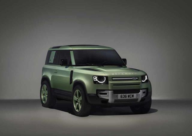 New Defender onora il suo lignaggio con la 75th Limited Edition 