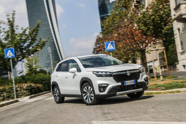 Nuova S-CROSS Hybrid 1.5 140V