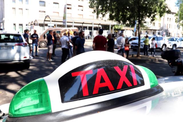 Le lotte dei tassisti contro il modello Uber vanno prese in considerazione